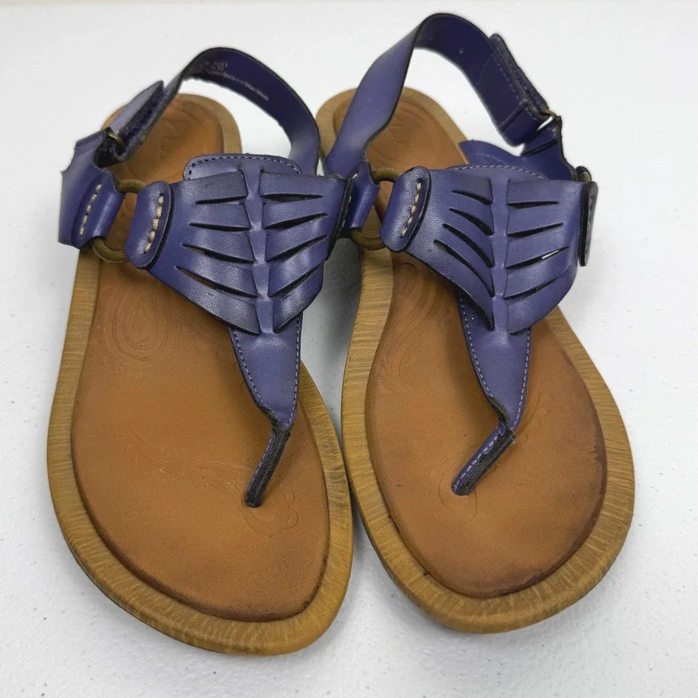Clarks purple thong